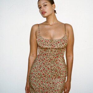 Realisation Par Silk Alba in Dahlia Size Large